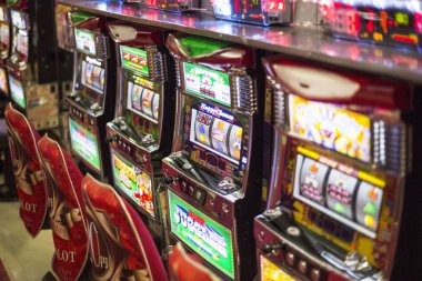 besti69 login app showing payment methods DANA OVO GoPay and live roulette table